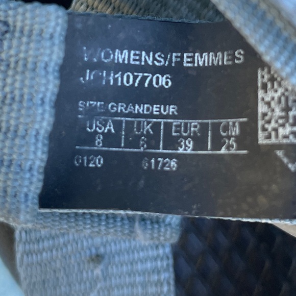 Chaco Sandals, Women’s Size 8, Gray Blue color - Picture 4 of 4